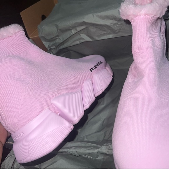 Balenciaga
Speed 2.0 Sneaker In Recycled Knit And Fake Fur women winter - Picture 3 of 10